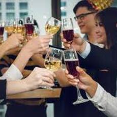 ¿Cuándo una broma en una cena de empresa puede convertirse en acoso sexual?